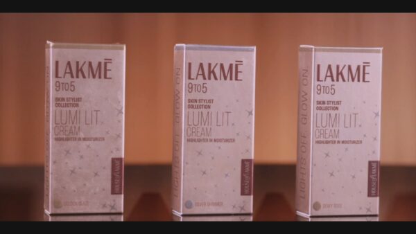 Lakme Lumi Lit Strobe Cream Highlighter + Moisturizer + Primer With Hyaluronic Acid & Niacinamide Dewy Rose(30g) - Image 10