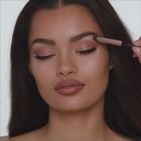 Charlotte Tilbury Hollywood Glide Architect Highlighter - Champagne Glow(7 g) - Image 7